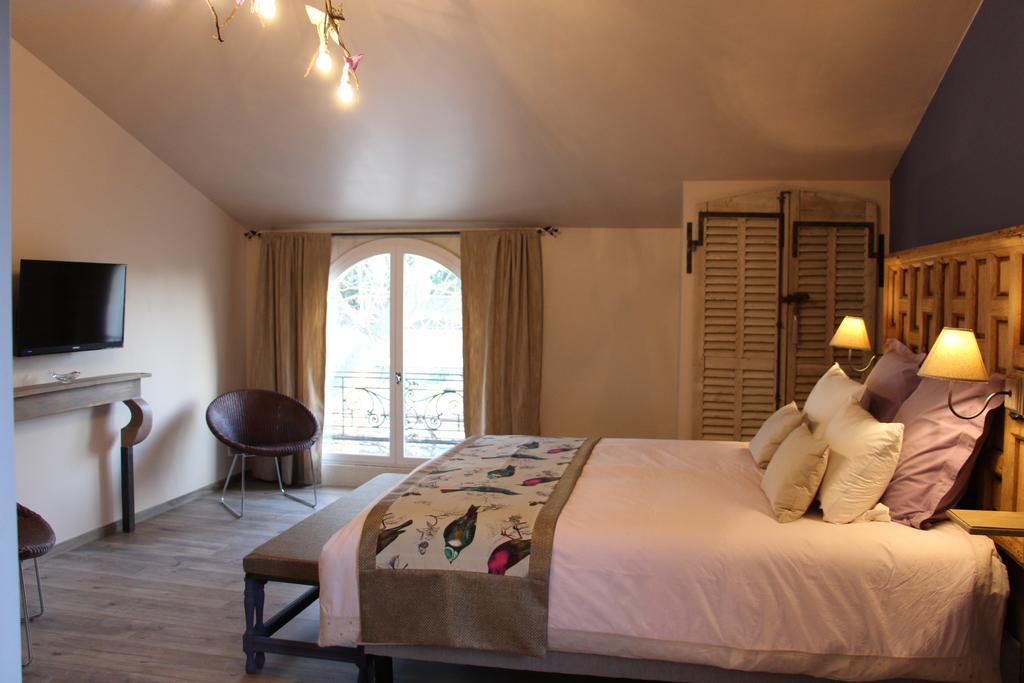Sous Les Platanes B&B Chateaurenard Phòng bức ảnh